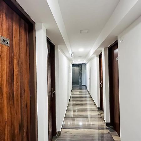 Emerald Inn Коччи Экстерьер фото